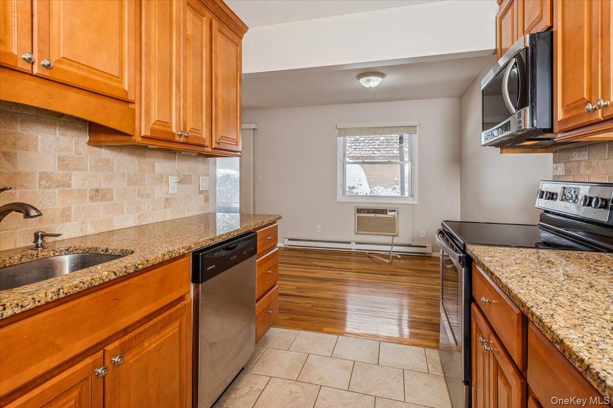 #9 photo, 3 Germonds Village, Bardonia , NY 10954