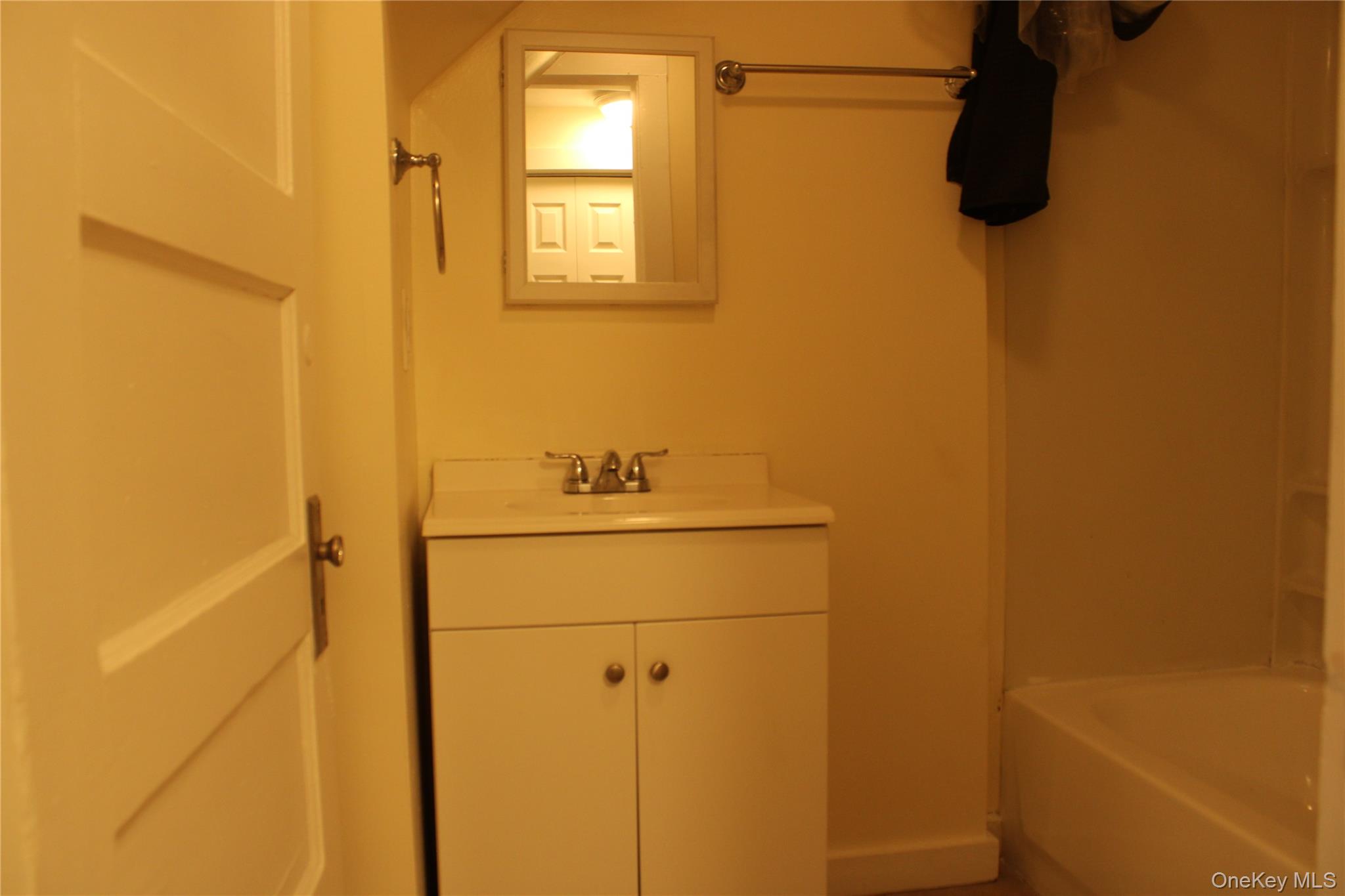 #12 photo, 52 S Bridge Street, Poughkeepsie , NY 12601