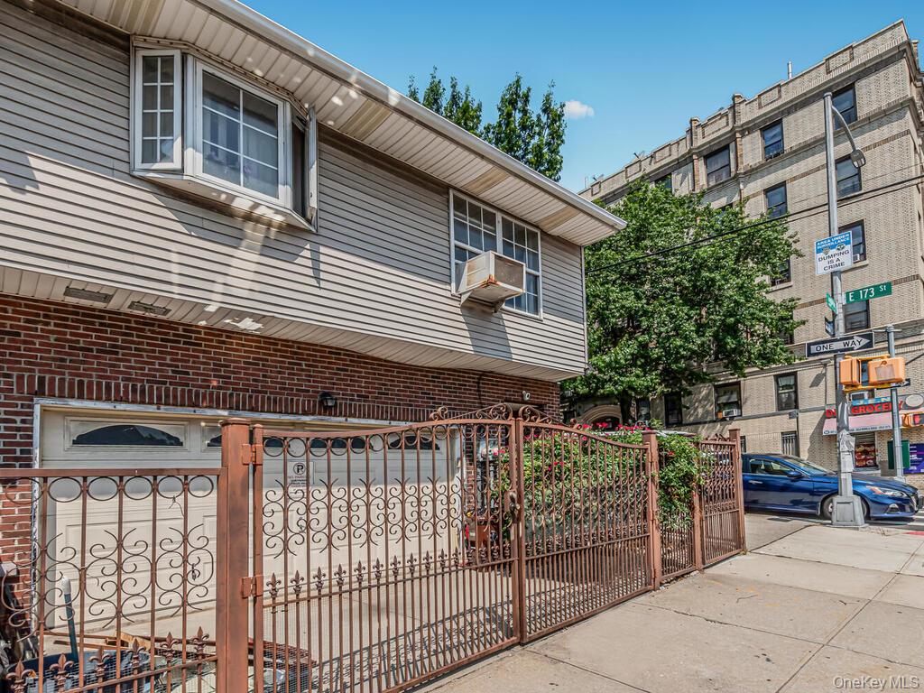 #9 photo, 1567 Longfellow Avenue, Bronx , NY 10460