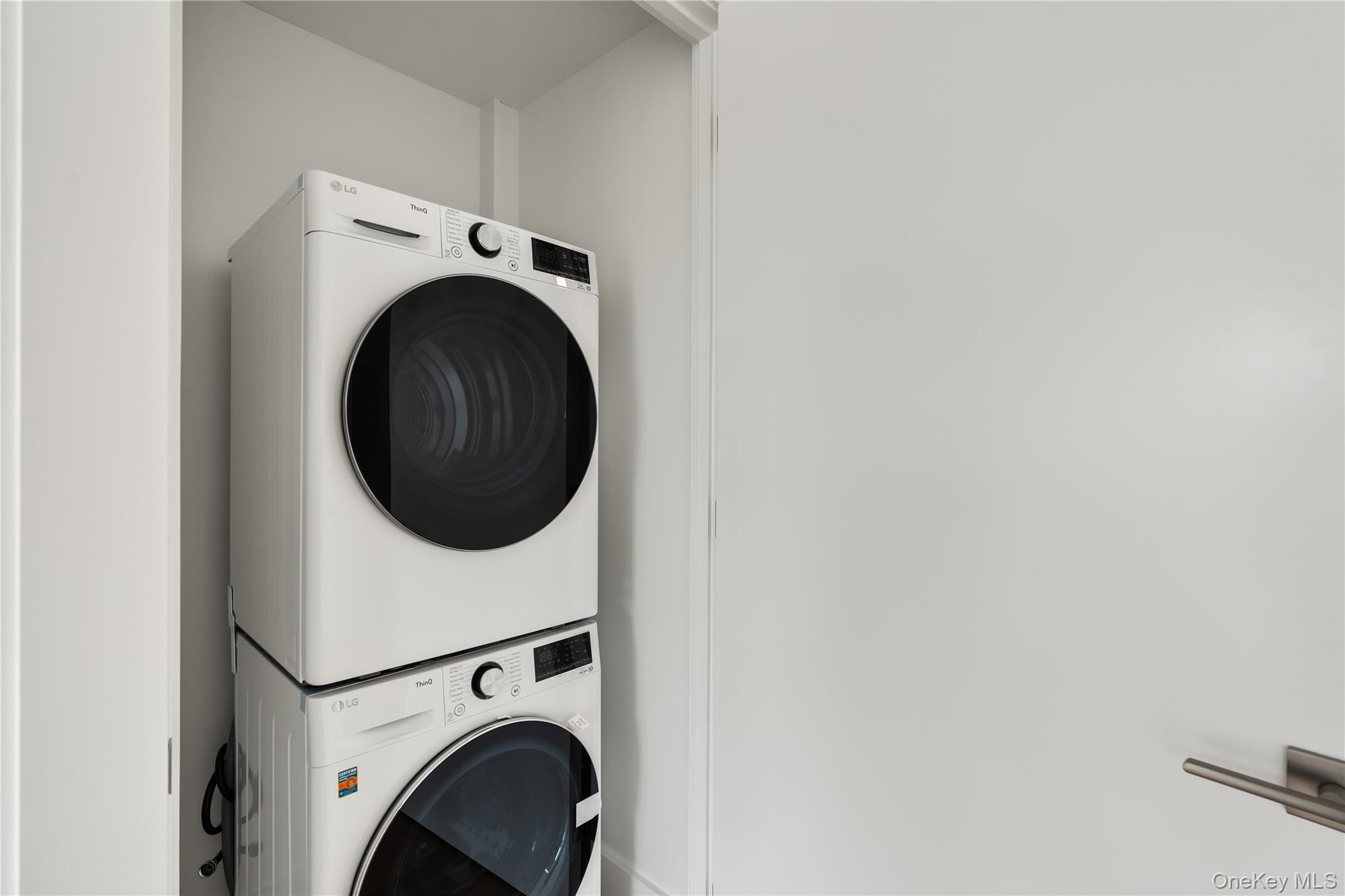 #9 photo, 10 Lyon Place, White Plains , NY 10601