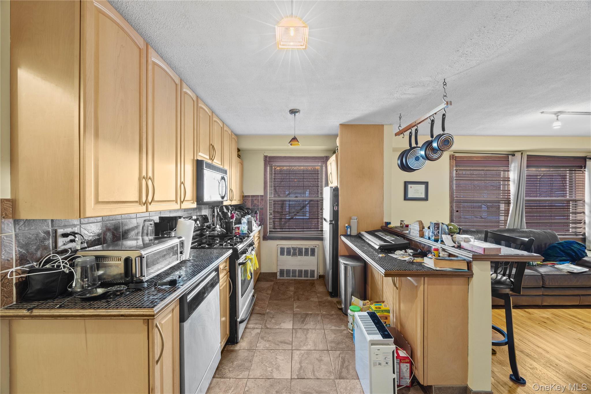 #12 photo, 6291 Broadway, ब्रोंक्स Bronx , NY 10471