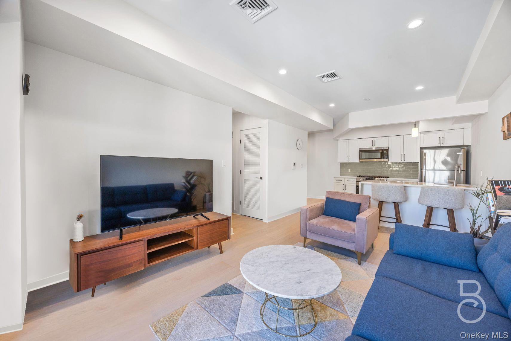 #7 photo, 25-74 34th Street, Astoria , NY 11103