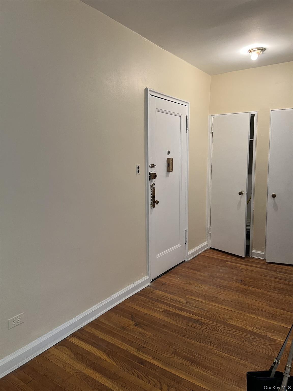 #5 photo, 69-60 108th Street, कुईंस Forest Hills , NY 11375