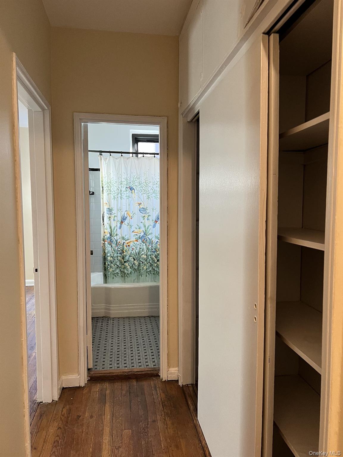 #6 photo, 69-60 108th Street, कुईंस Forest Hills , NY 11375