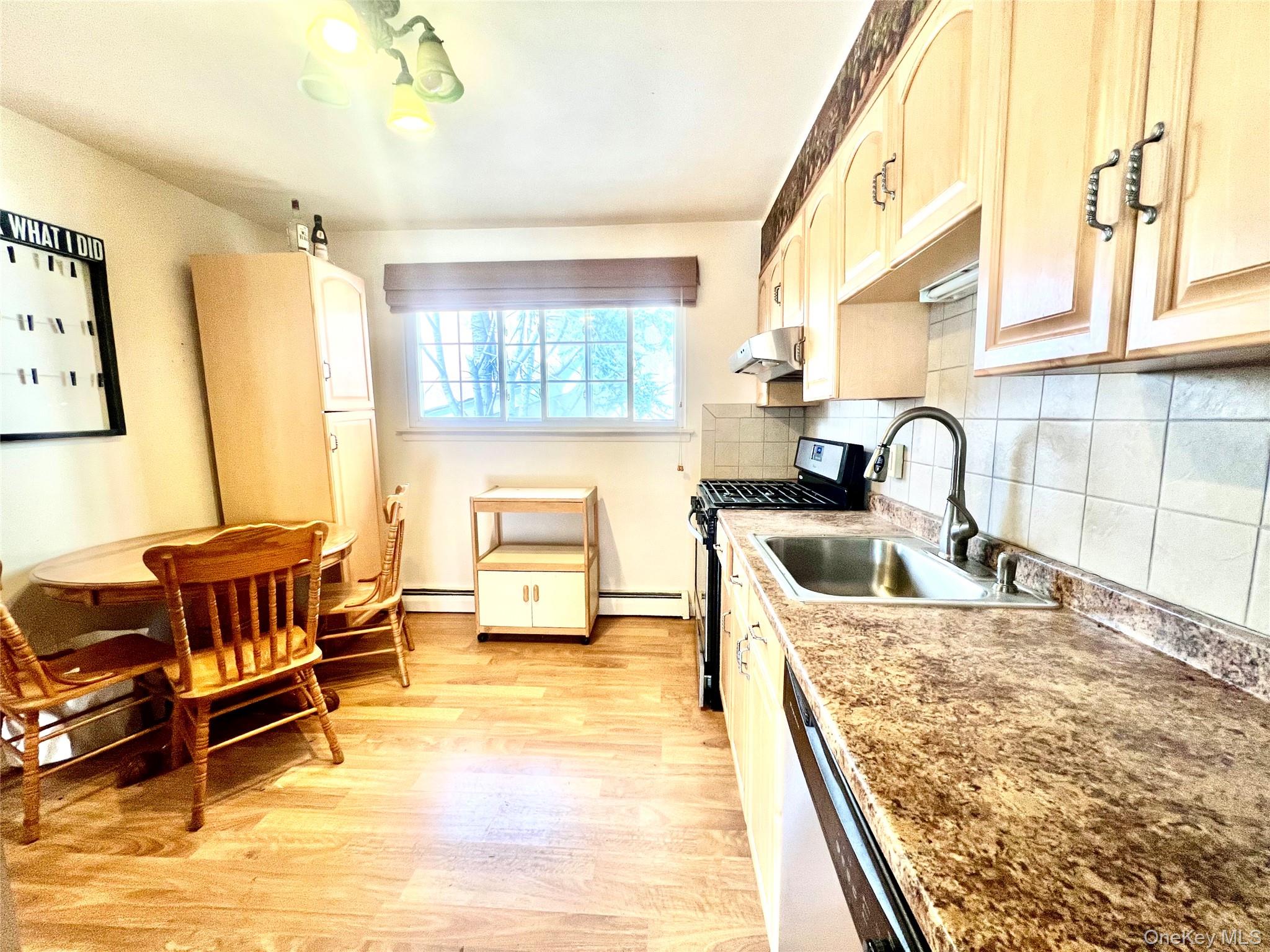 #5 photo, 366 Carvel Avenue, מחוז נסאו Cedarhurst , NY 11516