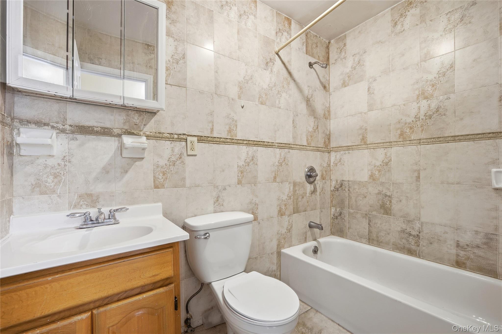 #11 photo, 13410 Farmers Boulevard, קווינס Jamaica , NY 11434