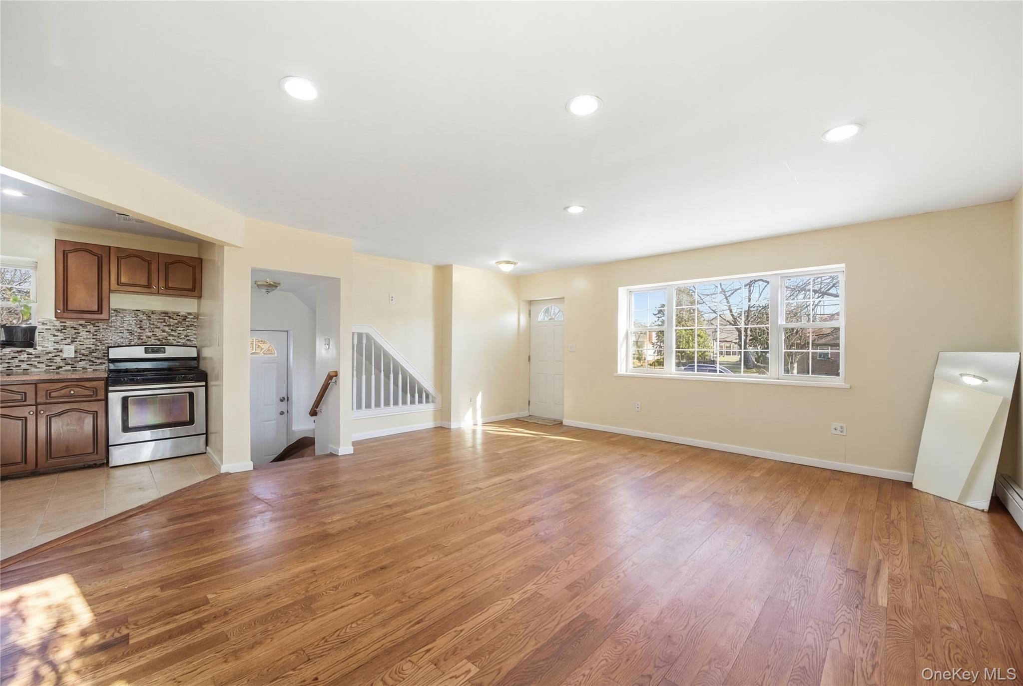 #16 photo, 13410 Farmers Boulevard, קווינס Jamaica , NY 11434