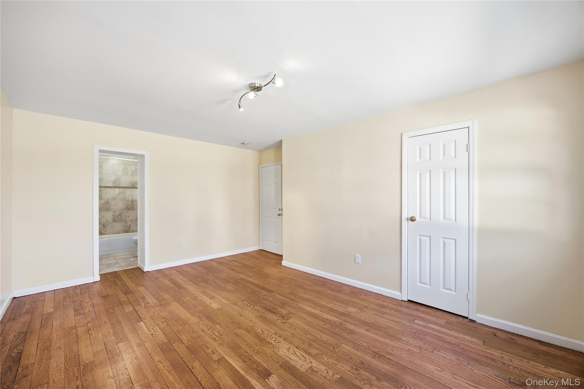 #7 photo, 13410 Farmers Boulevard, קווינס Jamaica , NY 11434