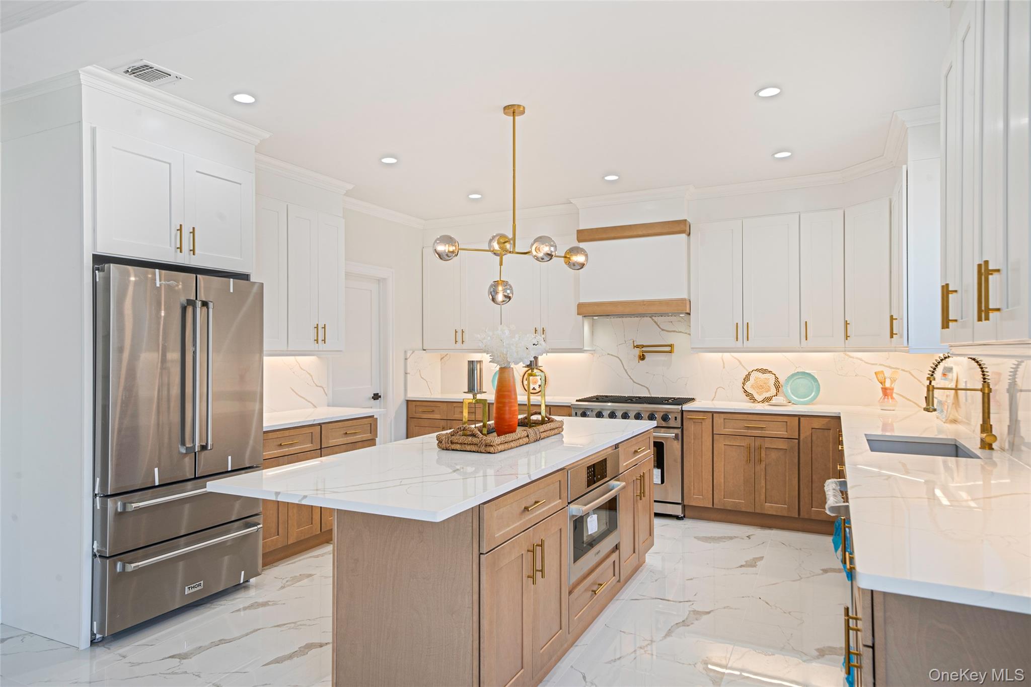 #12 photo, 1025 Mirabelle Avenue, Westbury , NY 11590