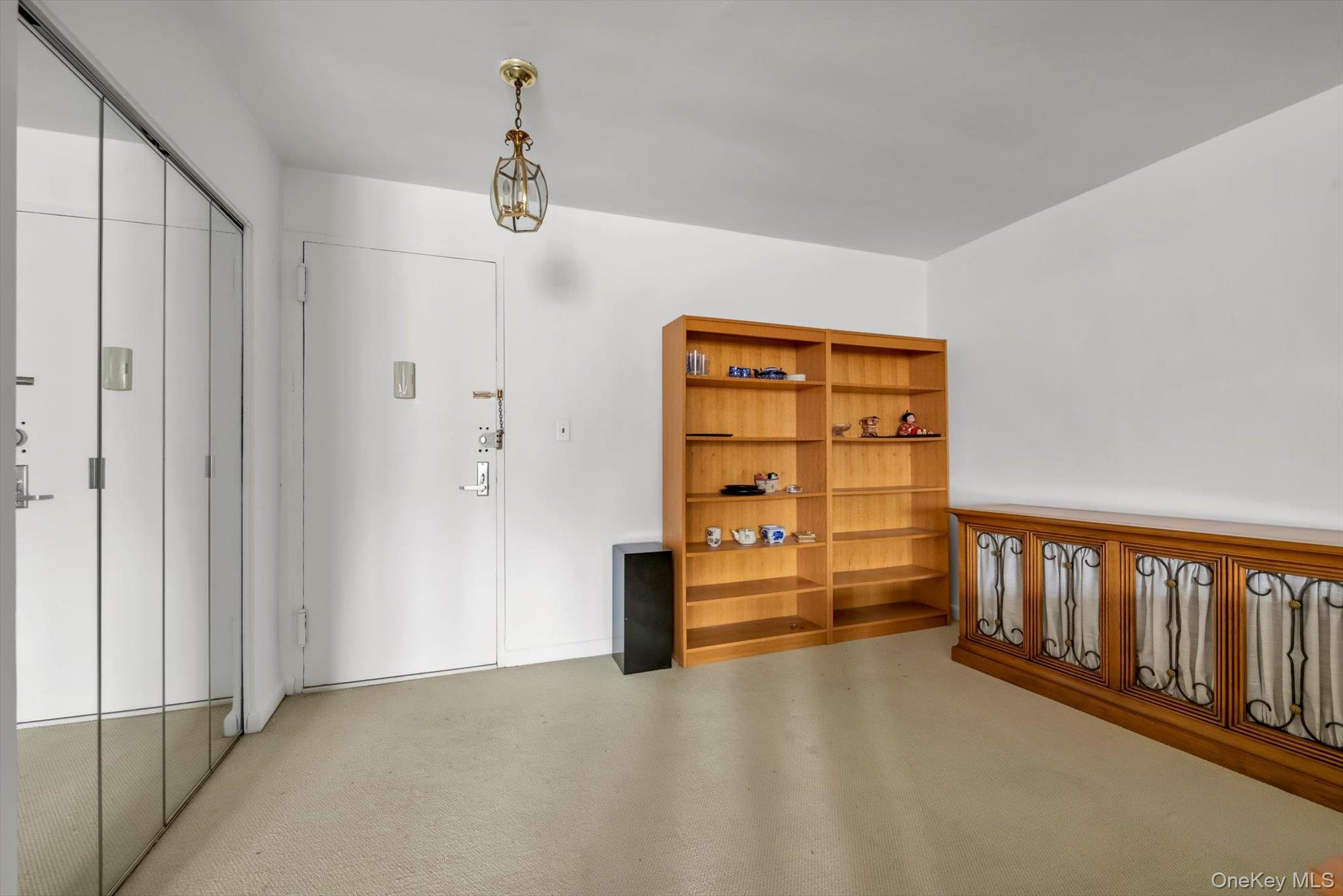 #2 photo, 25 Chapel Place, Нассау ‖ Great Neck , NY 11021