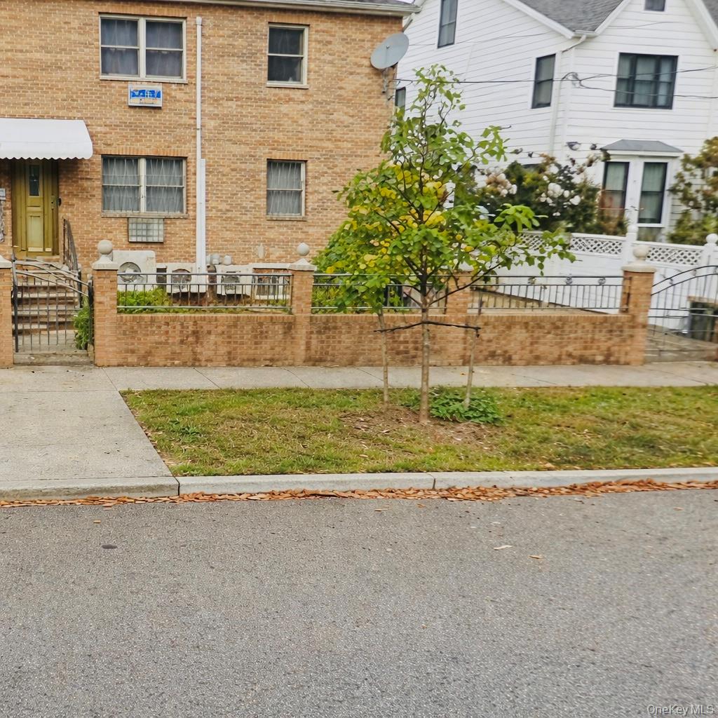 #1 photo, 214-27 38 Avenue, कुईंस Bayside , NY 11361