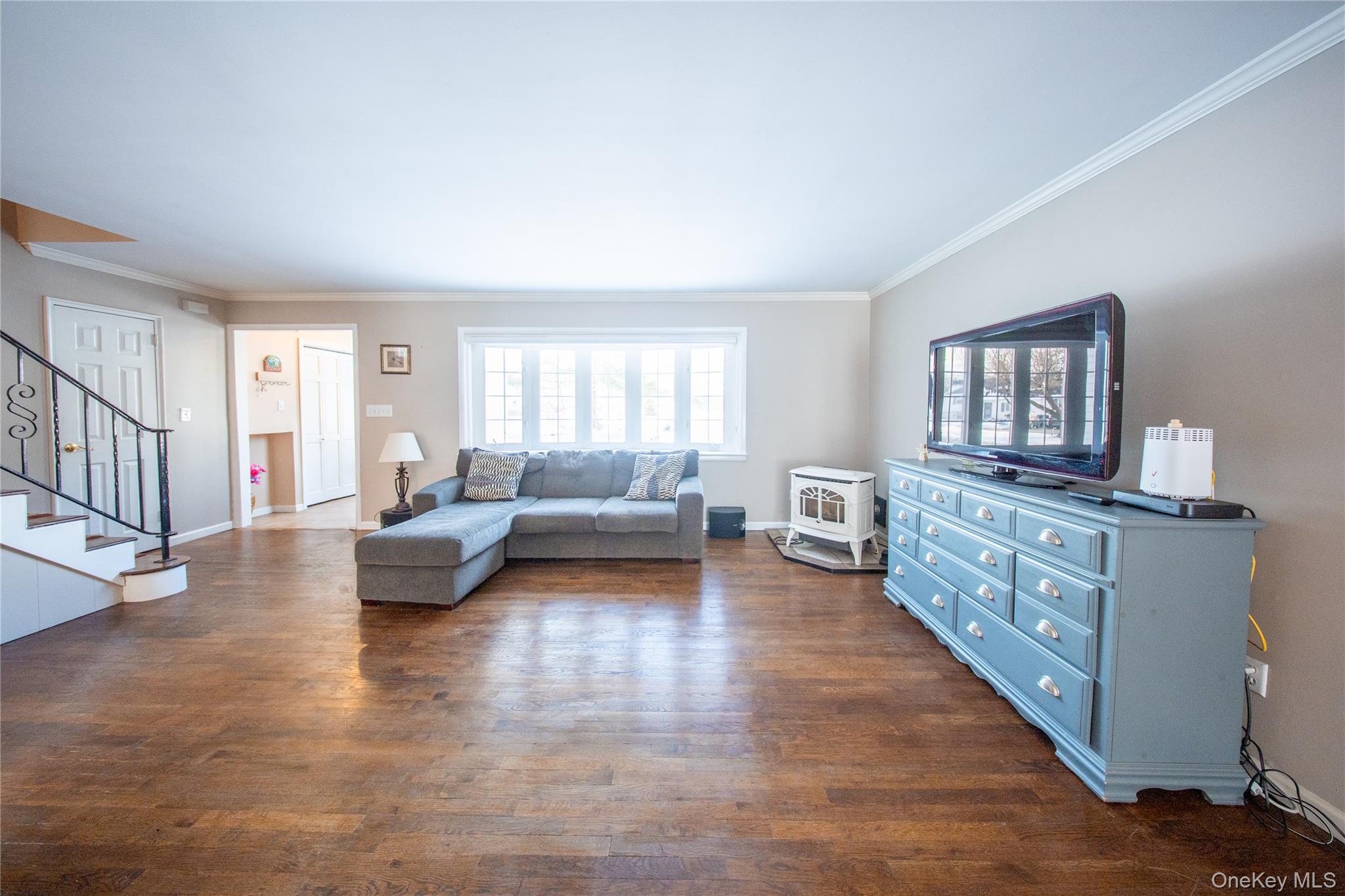 #5 photo, 41 Foxhill Road, Valhalla , NY 10595