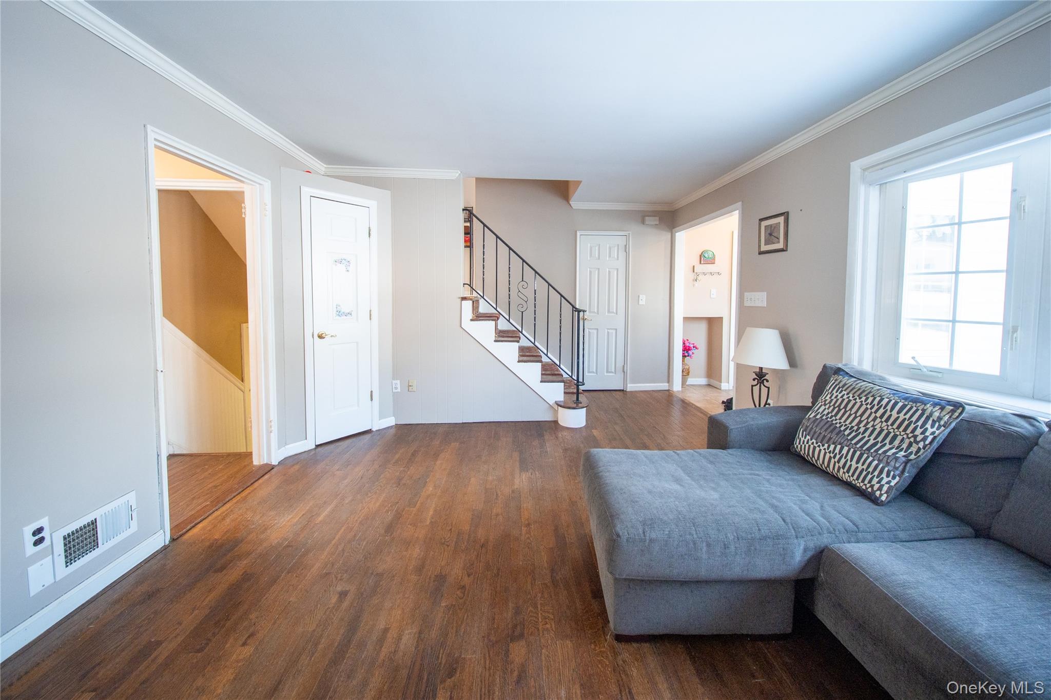 #6 photo, 41 Foxhill Road, Valhalla , NY 10595