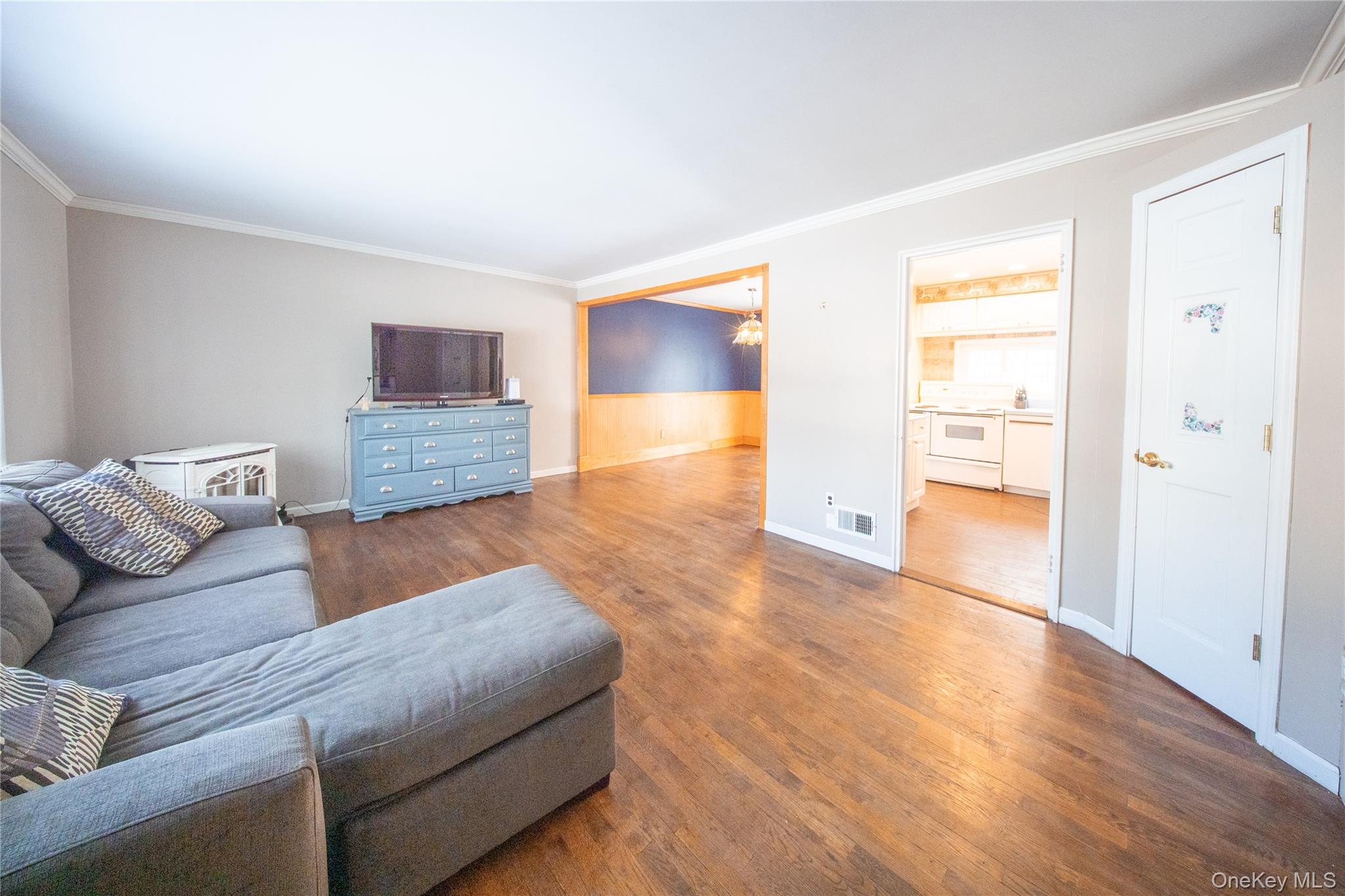 #7 photo, 41 Foxhill Road, Valhalla , NY 10595