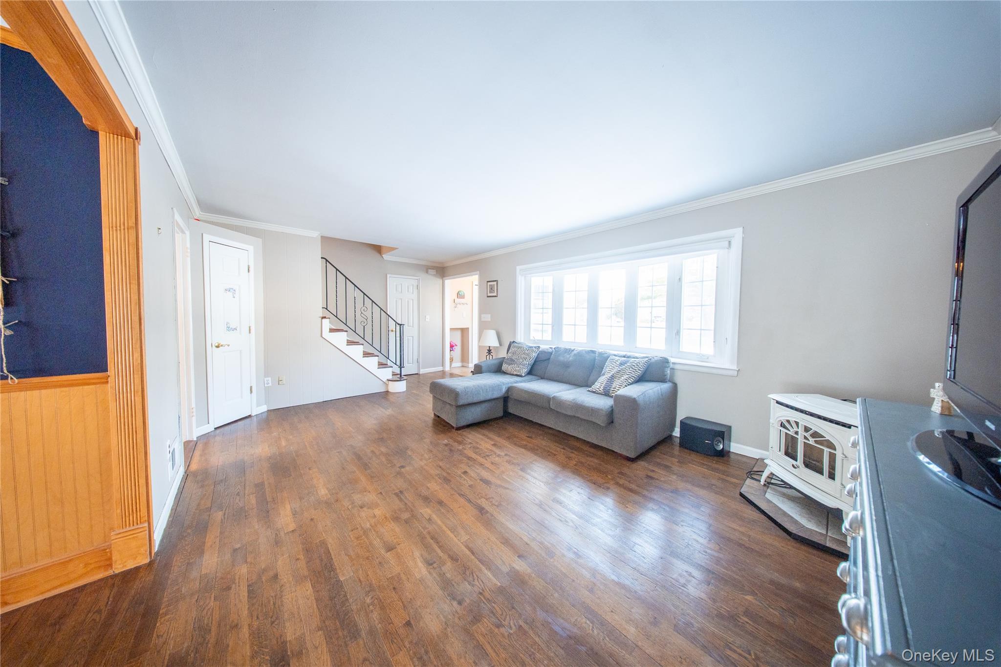 #9 photo, 41 Foxhill Road, Valhalla , NY 10595