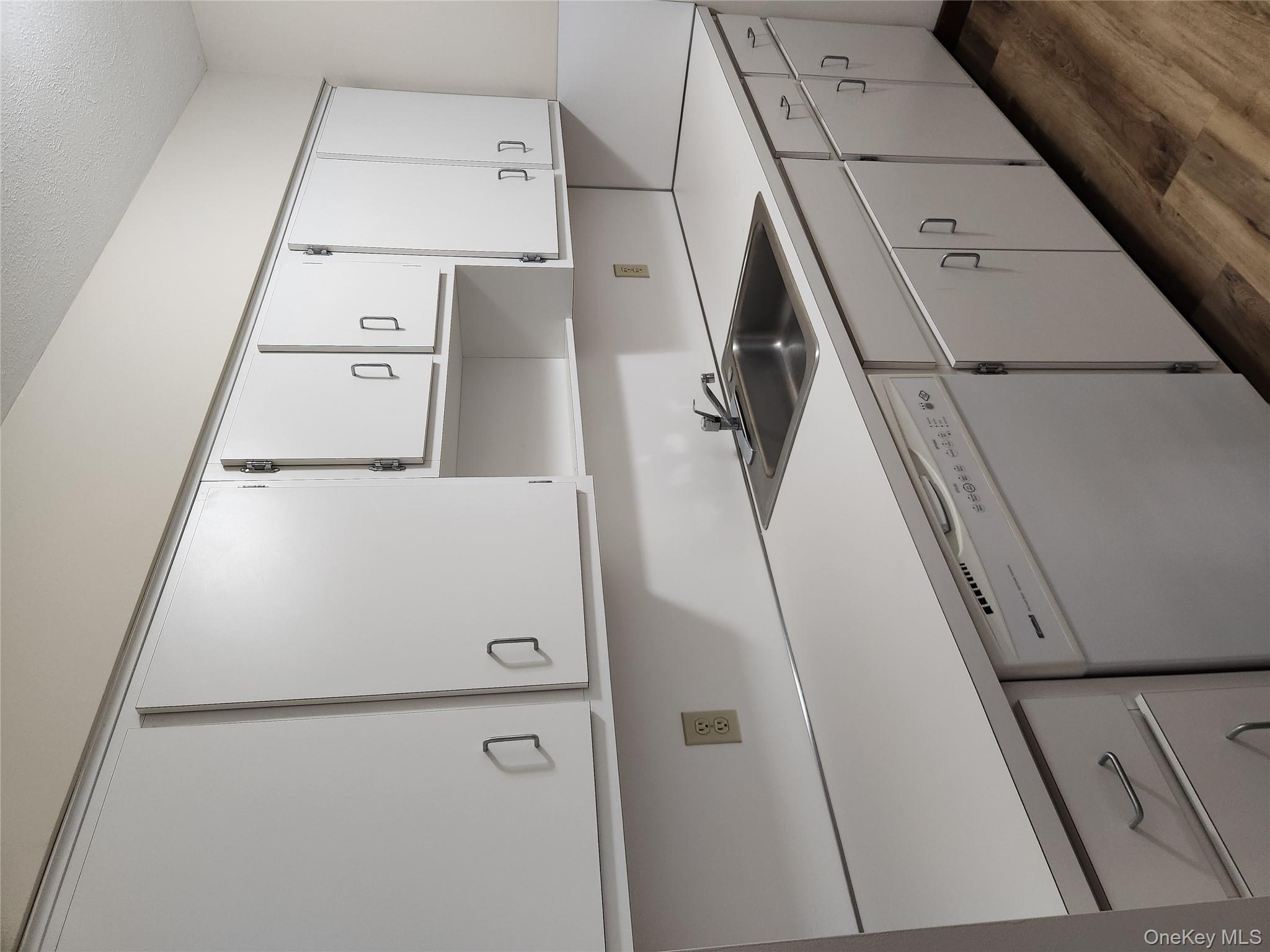 #5 photo, 125 East MArket St, Hyde Park , NY 12538