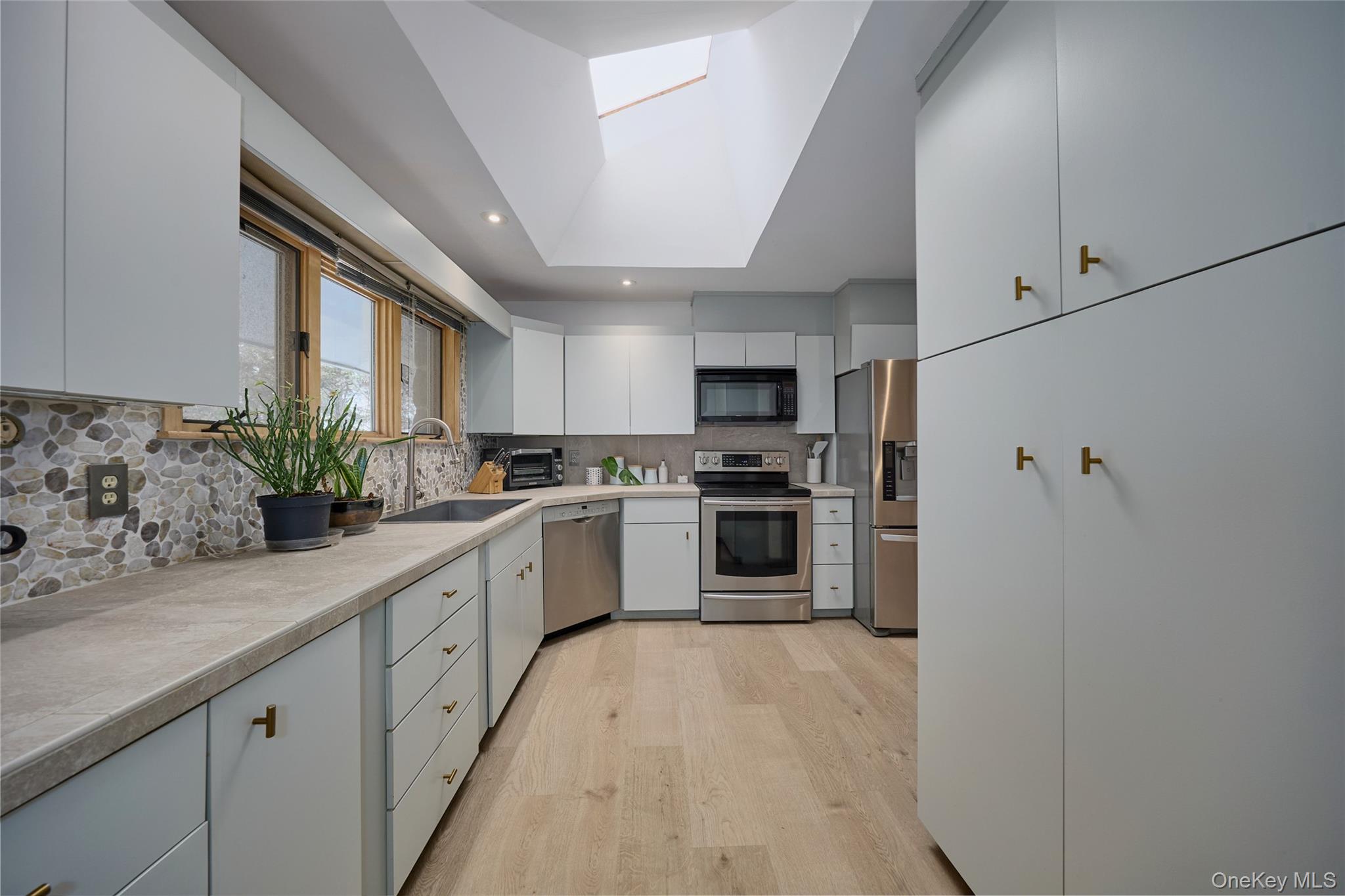 #5 photo, 90 Cedar Avenue, 纽约州 Poughkeepsie , NY 12603