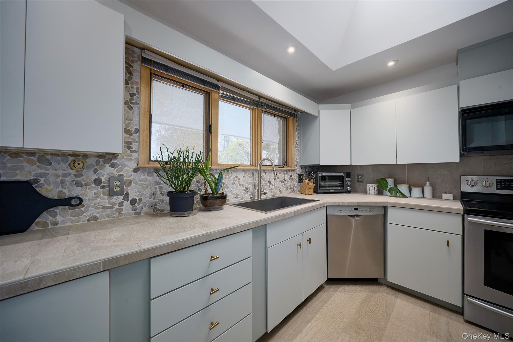 #6 photo, 90 Cedar Avenue, 纽约州 Poughkeepsie , NY 12603