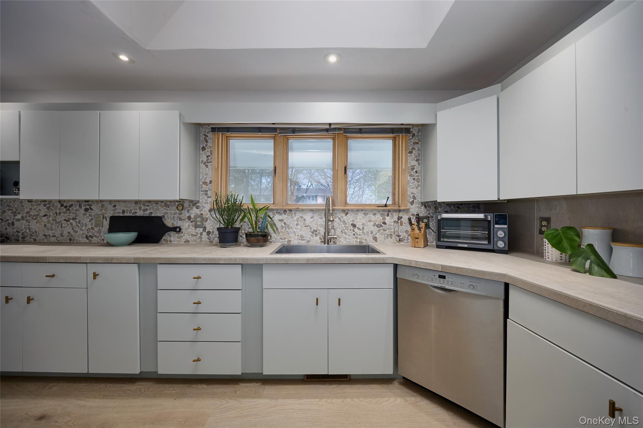 #7 photo, 90 Cedar Avenue, 纽约州 Poughkeepsie , NY 12603