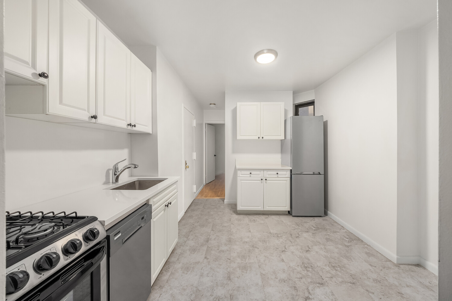 #6 photo, 332 E 77TH Street, 맨해튼 Lenox Hill , NY 10075