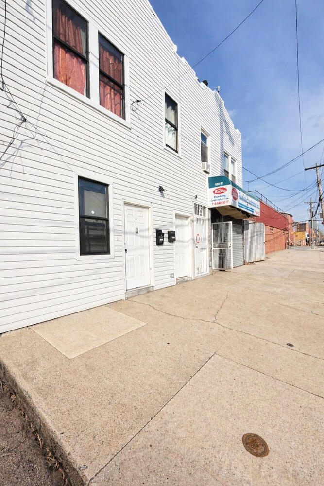 #3 photo, 10209 GLENWOOD Road, 브루클린 Canarsie , NY 11236