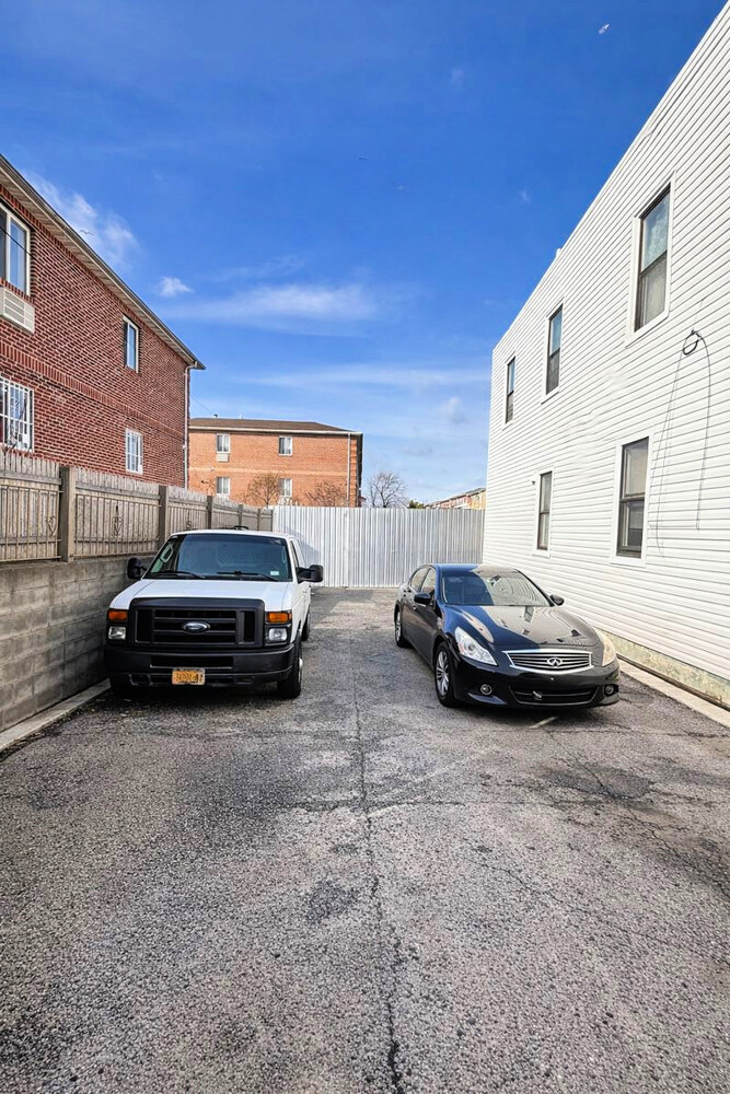 #4 photo, 10209 GLENWOOD Road, 브루클린 Canarsie , NY 11236