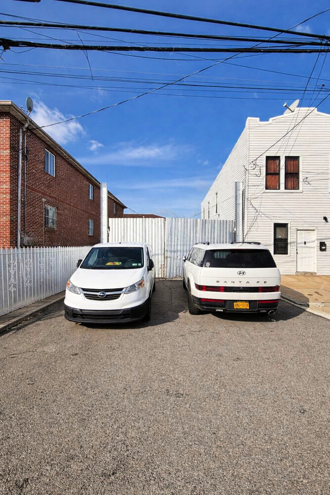 #5 photo, 10209 GLENWOOD Road, 브루클린 Canarsie , NY 11236