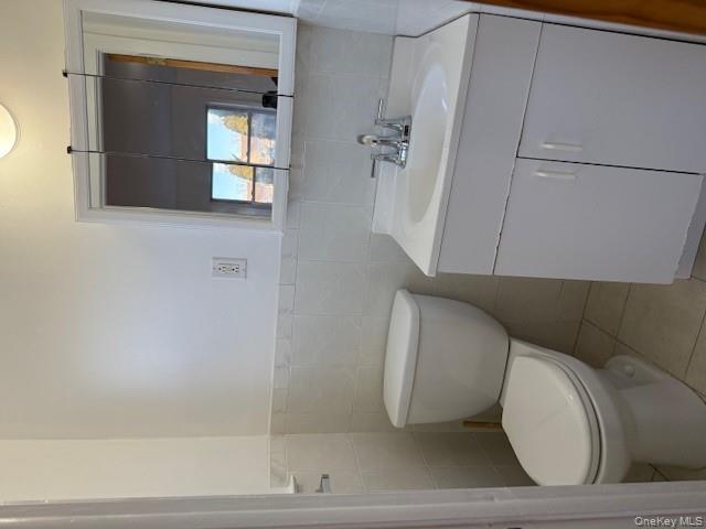 #10 photo, 166-19 25th Avenue, कुईंस Whitestone , NY 11357