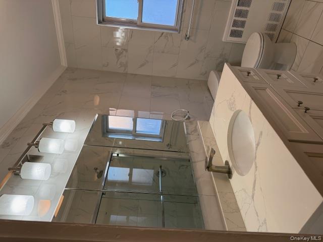 #9 photo, 166-19 25th Avenue, कुईंस Whitestone , NY 11357