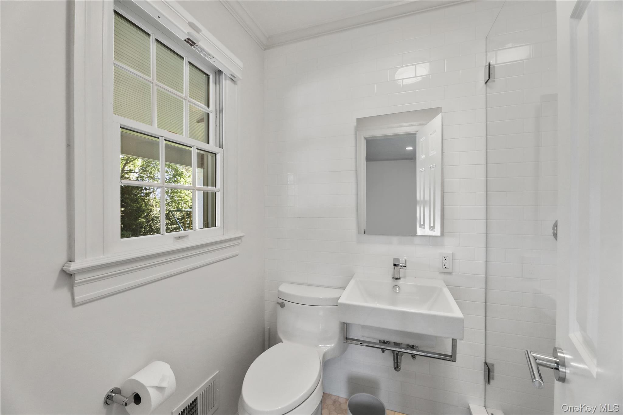 #16 photo, Undisclosed Avenue, Westhampton , NY 11977