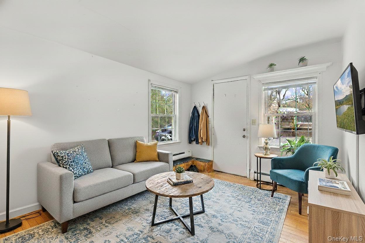 #6 photo, 29 Richmond Avenue, Amityville , NY 11701