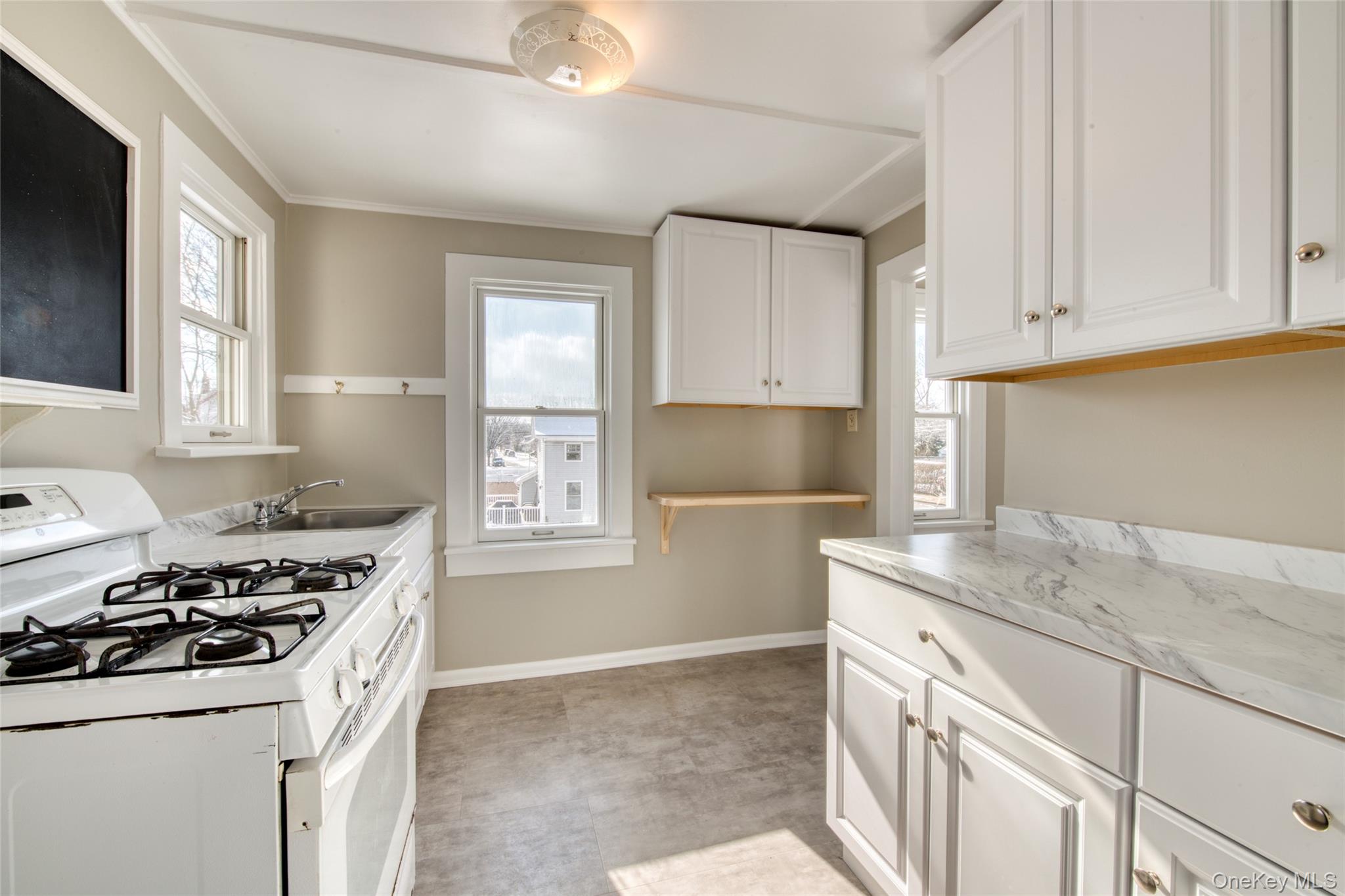 #6 photo, 220 5th Avenue, Саффолк ‖ Greenport , NY 11944