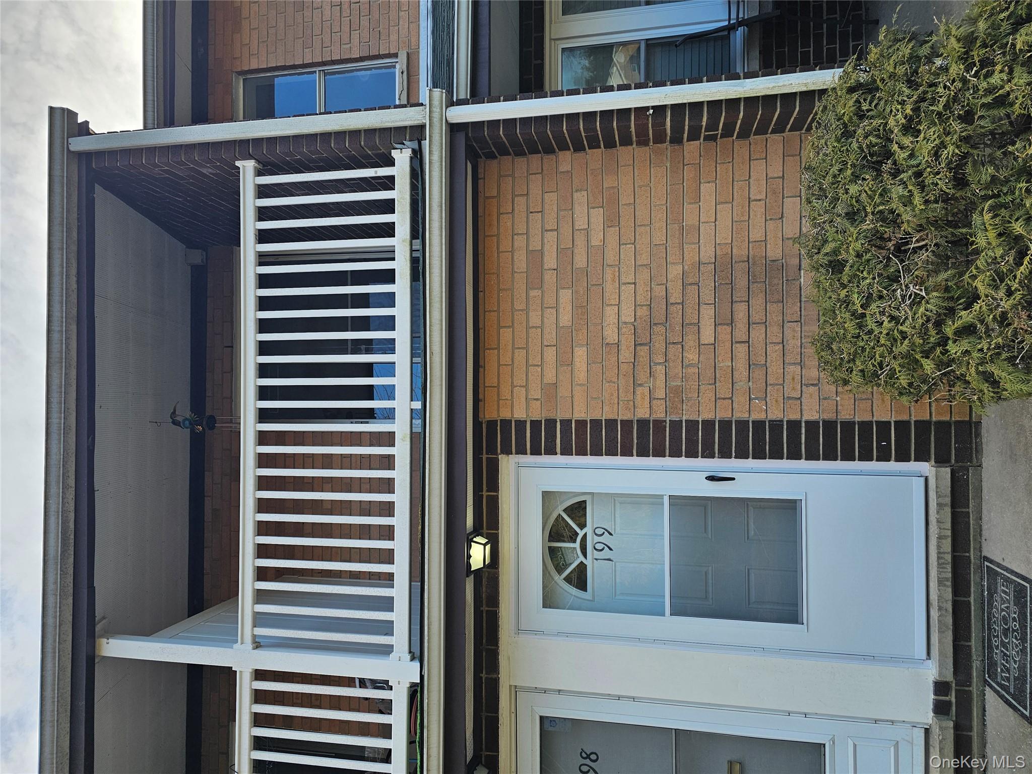 #1 photo, 199 Artist Lake Drive, सफ़ोक काउंटी Middle Island , NY 11953