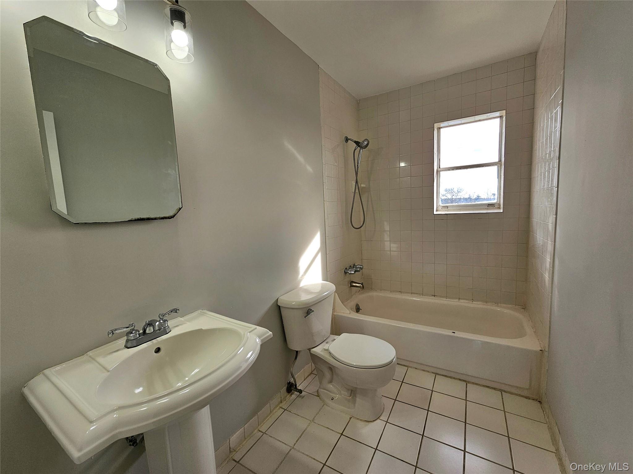 #10 photo, 199 Artist Lake Drive, सफ़ोक काउंटी Middle Island , NY 11953