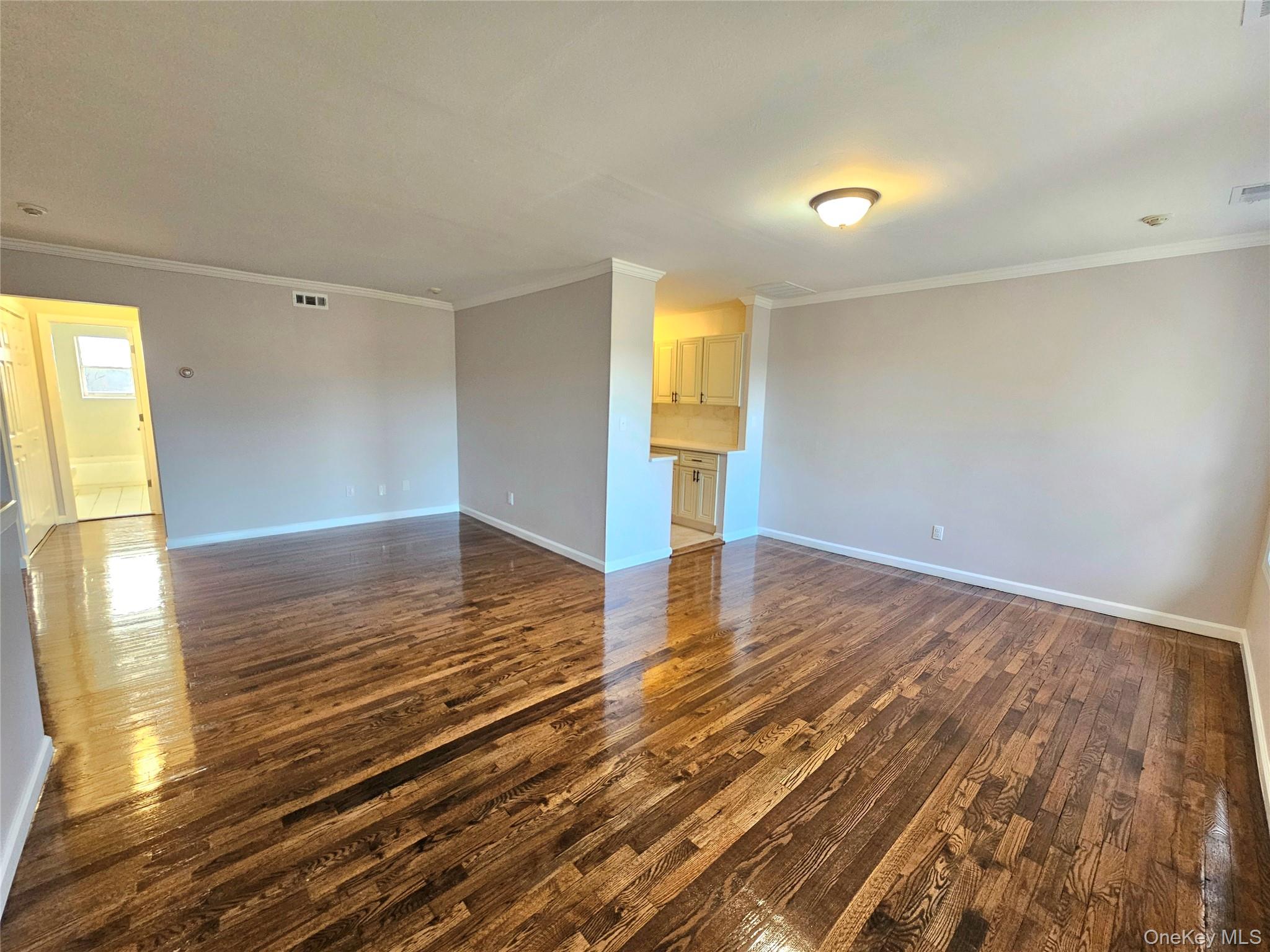 #2 photo, 199 Artist Lake Drive, सफ़ोक काउंटी Middle Island , NY 11953