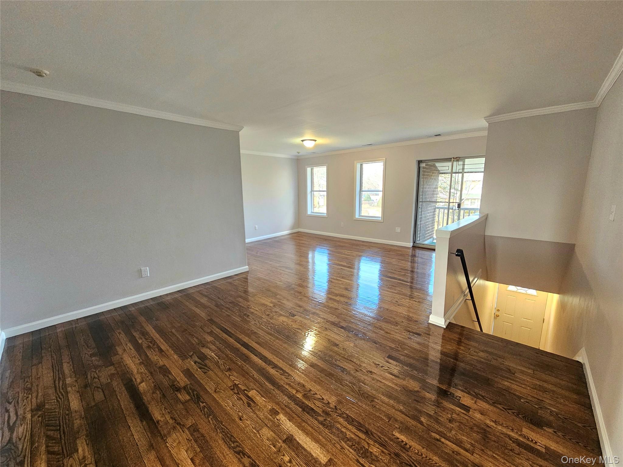 #3 photo, 199 Artist Lake Drive, सफ़ोक काउंटी Middle Island , NY 11953