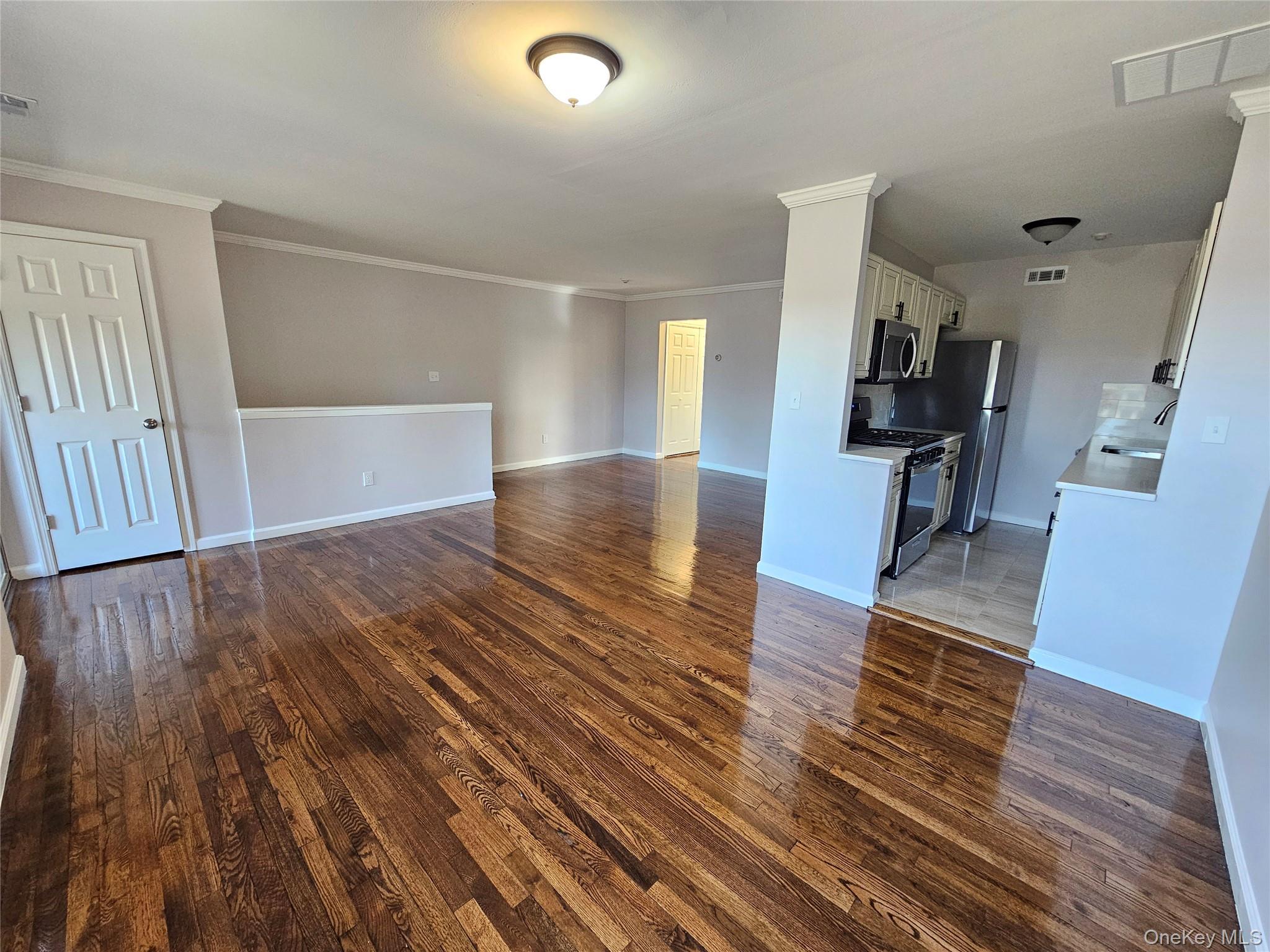 #4 photo, 199 Artist Lake Drive, सफ़ोक काउंटी Middle Island , NY 11953