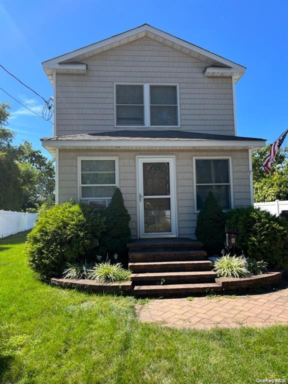 #2 photo, 104 Hawthorne Avenue, West Babylon , NY 11704