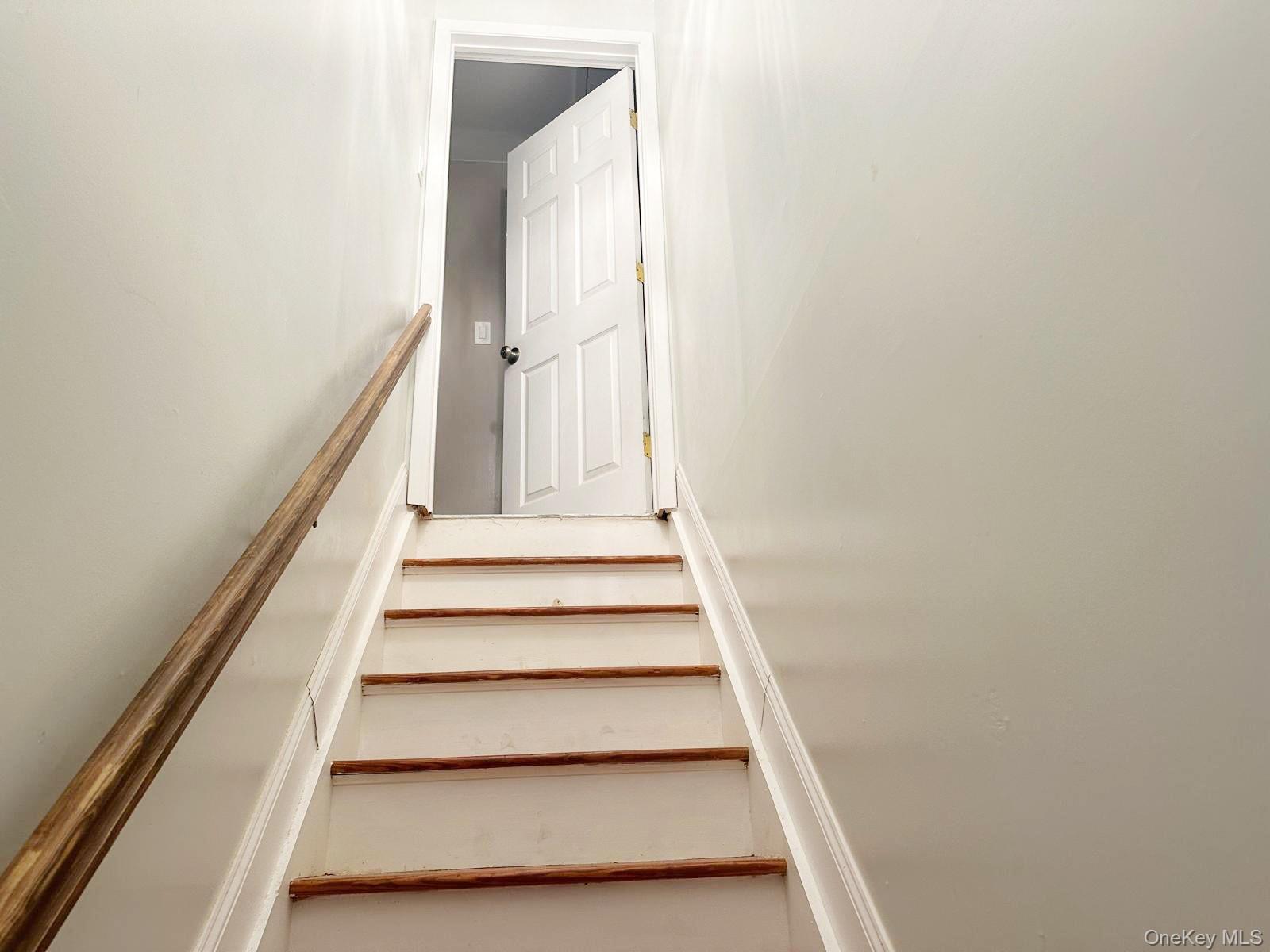 #2 photo, 15 Mida Court, 東長島 West Babylon , NY 11704