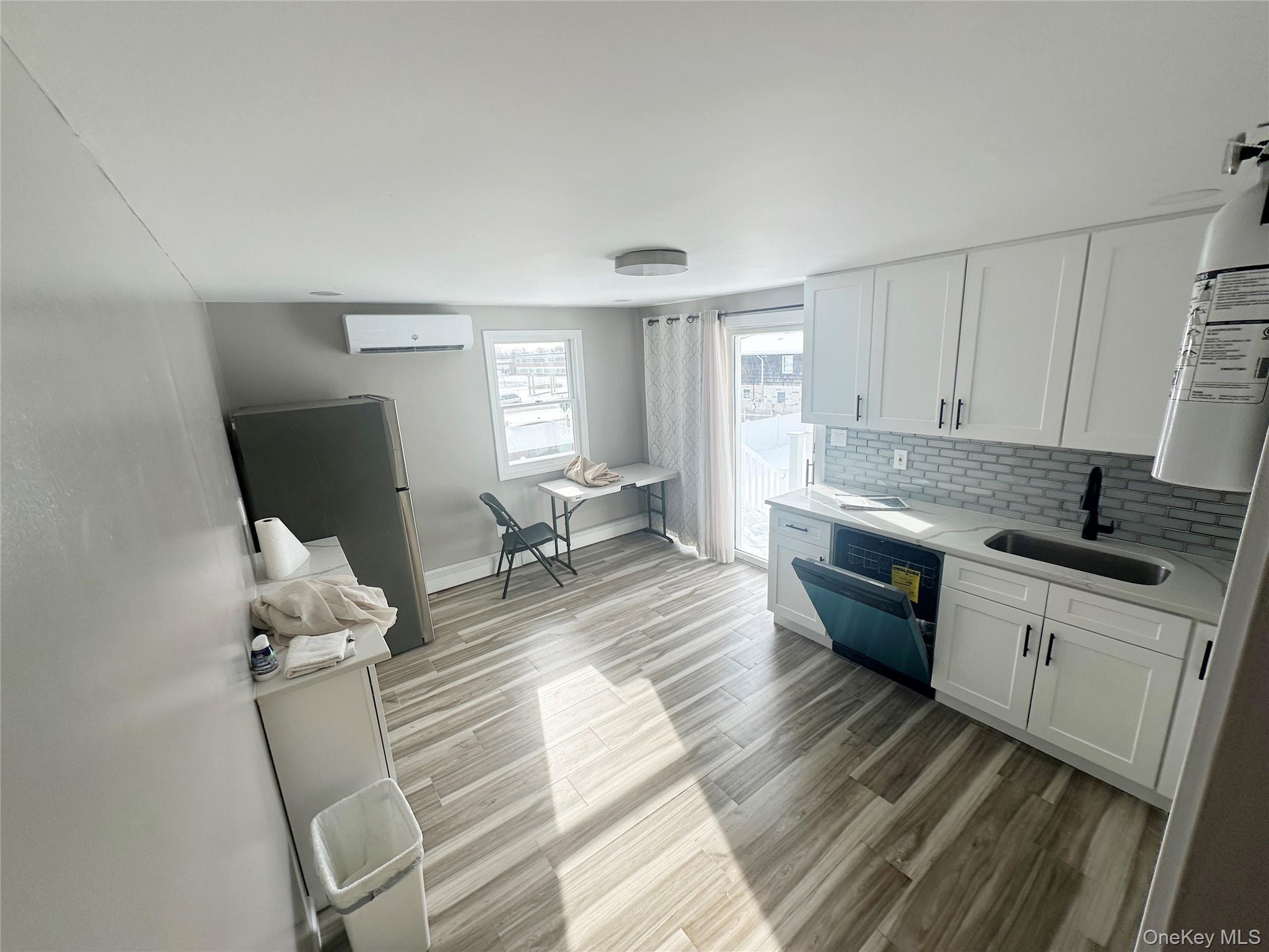 #4 photo, 15 Mida Court, 東長島 West Babylon , NY 11704