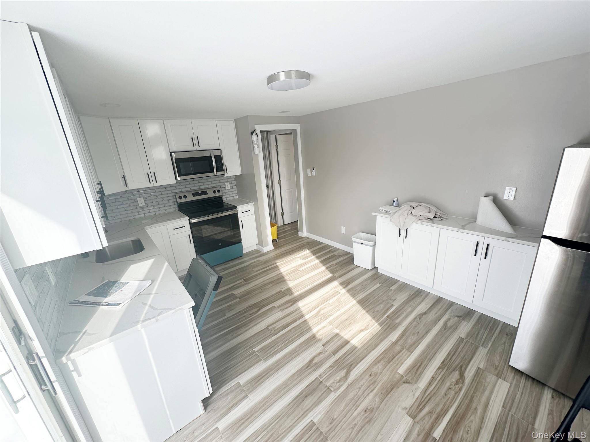 #6 photo, 15 Mida Court, 東長島 West Babylon , NY 11704