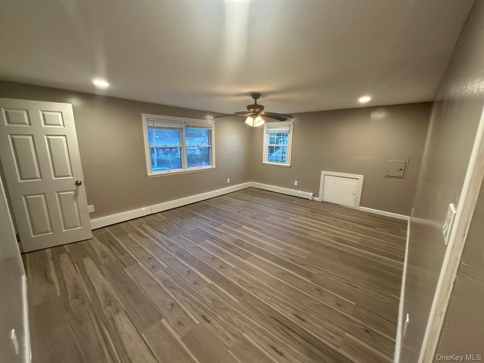 #8 photo, 15 Mida Court, 東長島 West Babylon , NY 11704