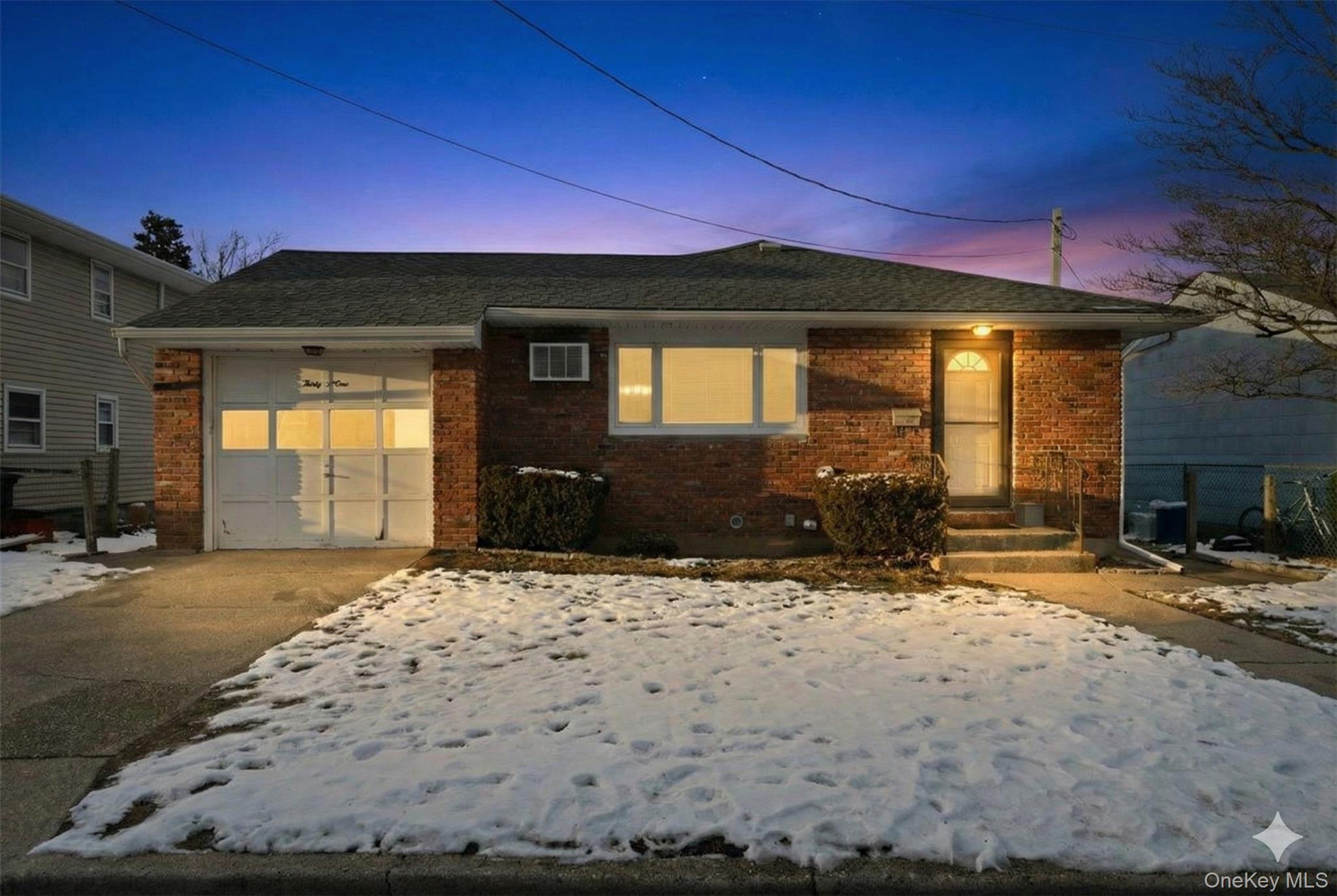 #1 photo, 49 Atlantic Avenue, Нассау ‖ Carle Place , NY 11514