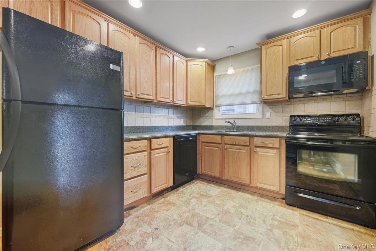 #5 photo, 49 Atlantic Avenue, Нассау ‖ Carle Place , NY 11514