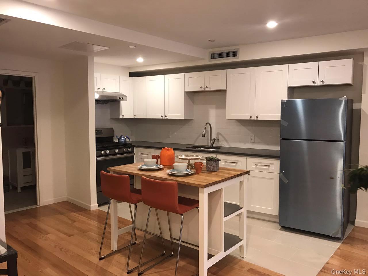 #3 photo, 135-17 Northern Boulevard, Flushing , NY 11354