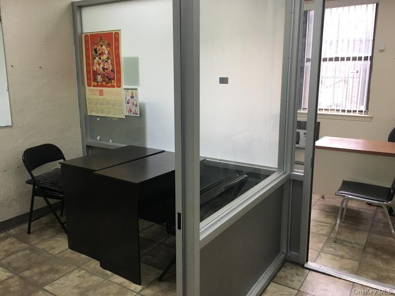 #6 photo, 135-30 Roosevelt Avenue, كوينز Flushing , NY 11355