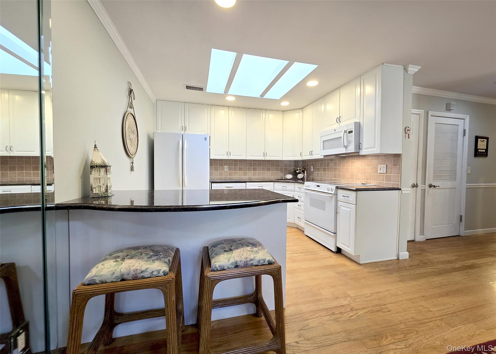 #7 photo, 175 Birchwood Road, Coram , NY 11727