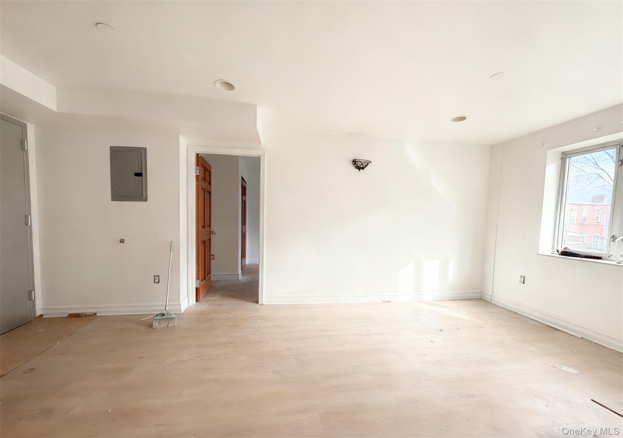 #4 photo, 8510 Elmhurst Avenue, Elmhurst , NY 11373