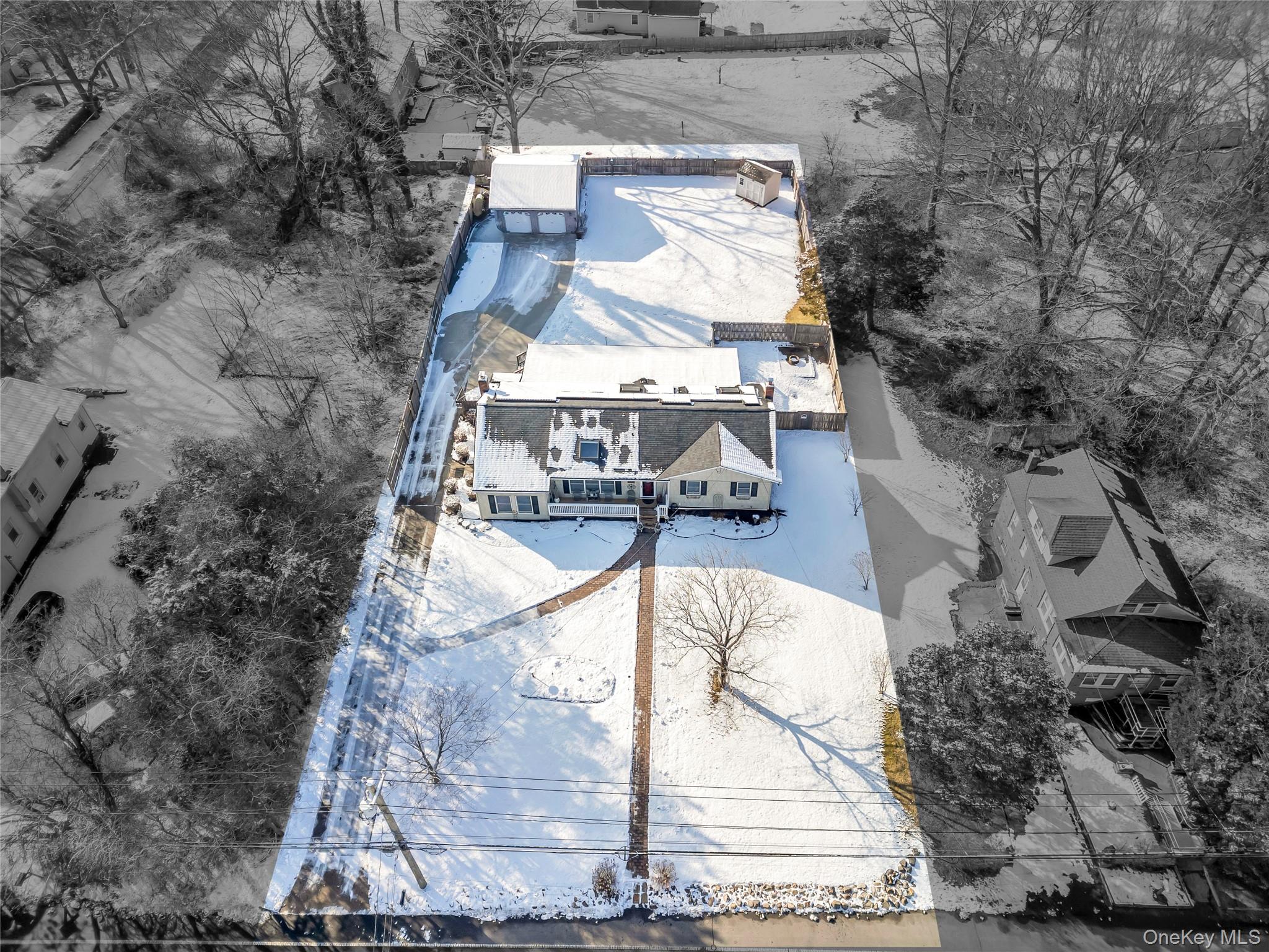 #1 photo, 110 Dare Road, 롱 아일랜드 Selden , NY 11784