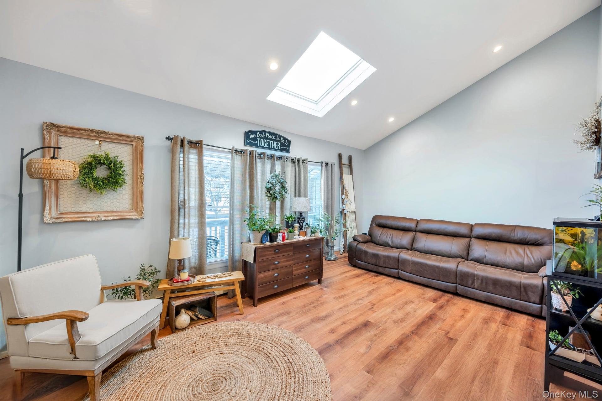 #12 photo, 110 Dare Road, 롱 아일랜드 Selden , NY 11784